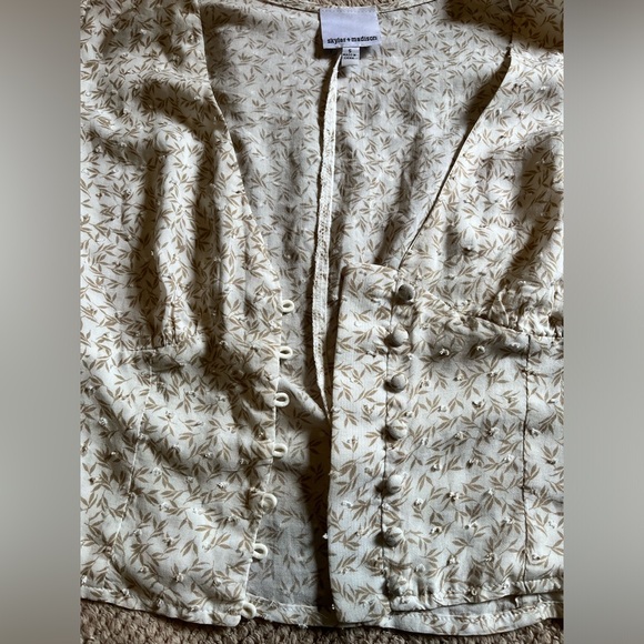 SKYLAR + MADISON 💯 Rayon Cream Cropped Long Sleeve Floral Button-Up Blouse - Picture 7 of 12